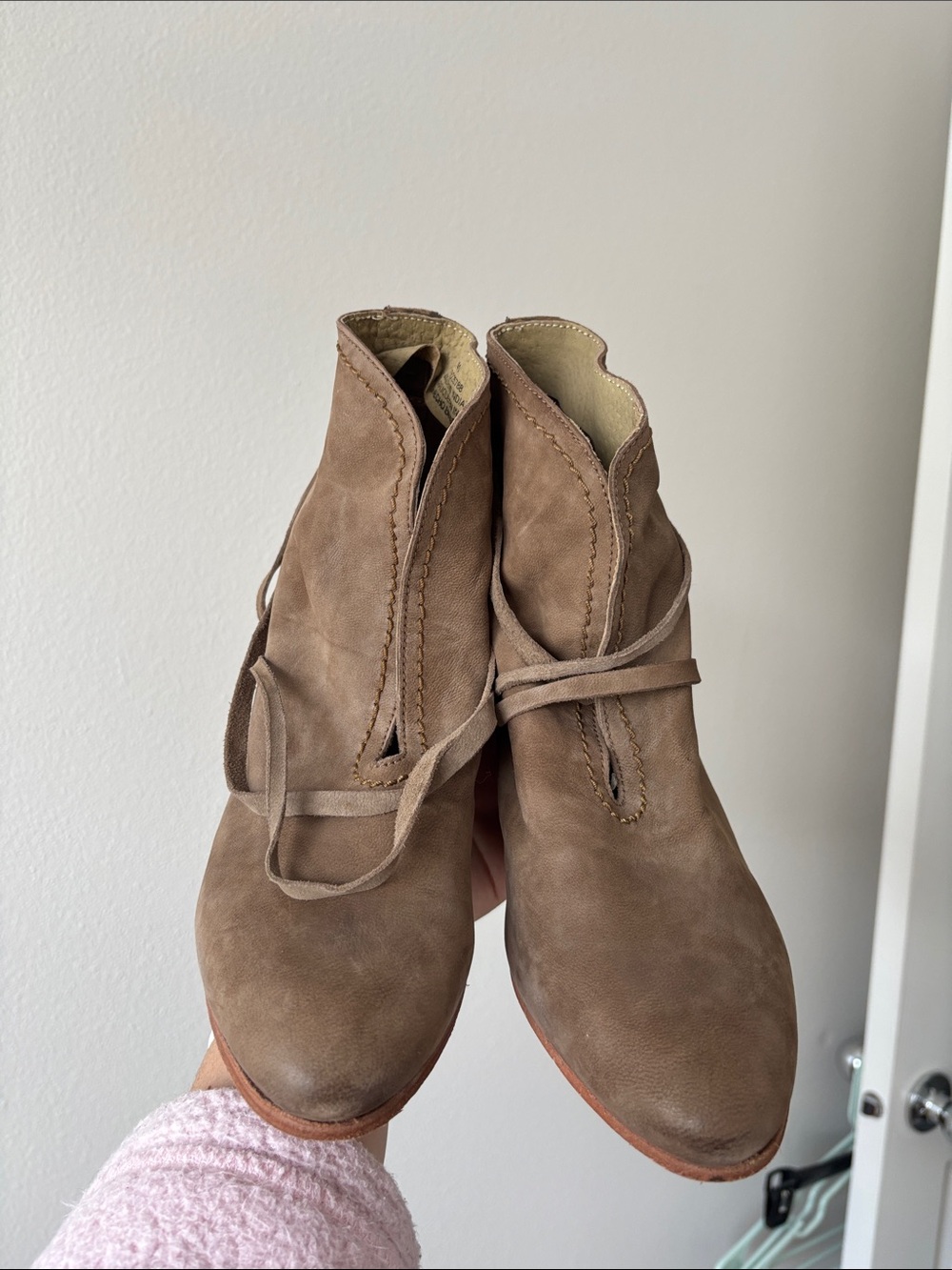 Free People Womens Wrap Around Heel Boot Leather Closed Toe Taupe Size EU 41 EUC - Picture 4 of 10